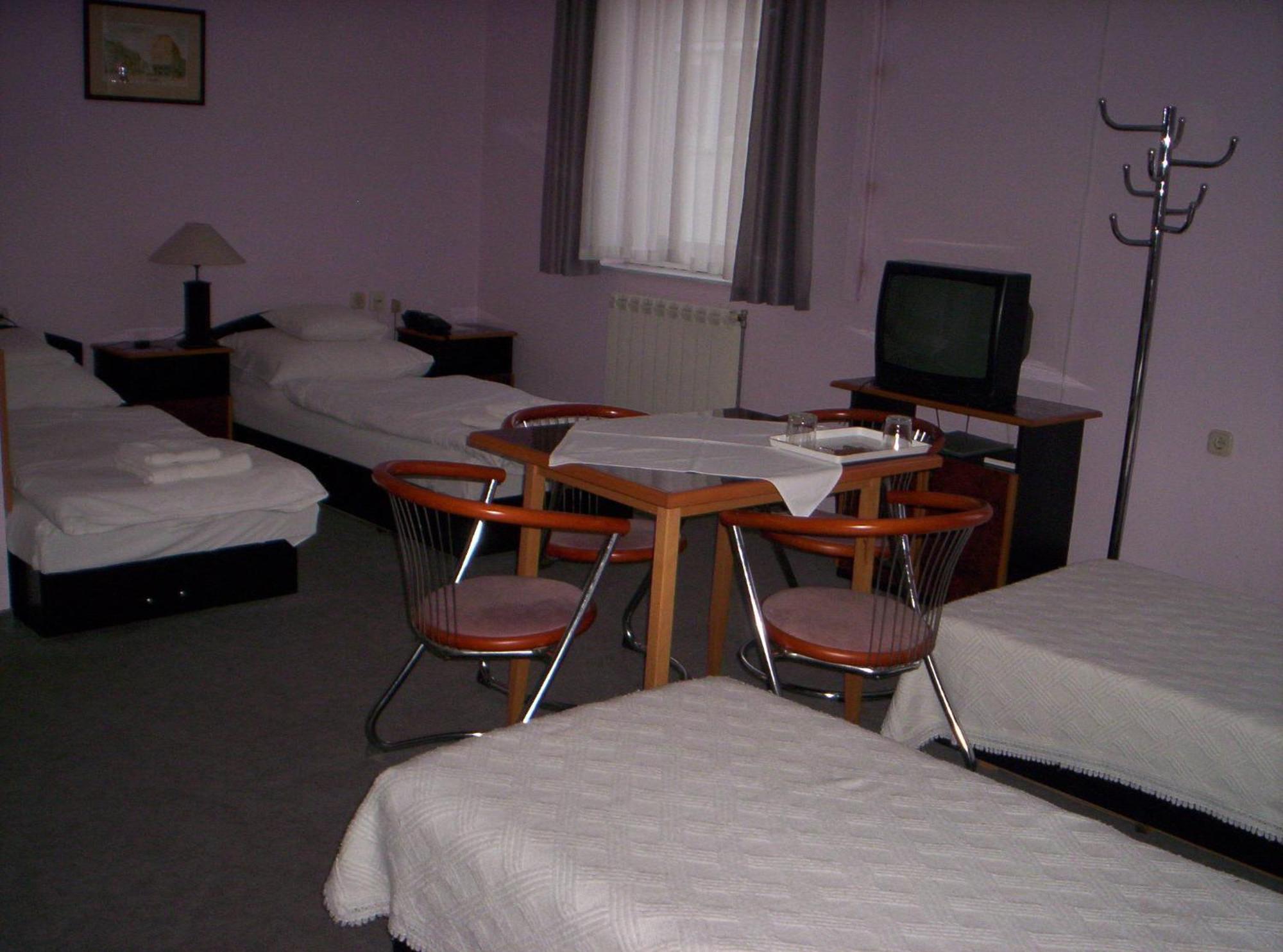 Apollo Motel Кечкемет Экстерьер фото
