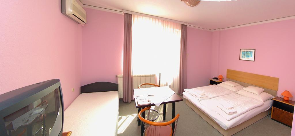 Apollo Motel Кечкемет Экстерьер фото
